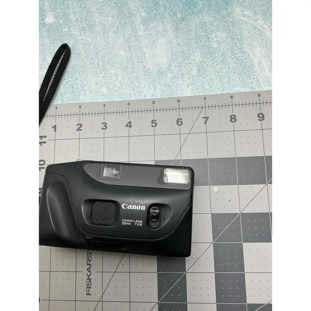 Vintage Canon Snappy 30 Camera- working flash and forwards‎ film